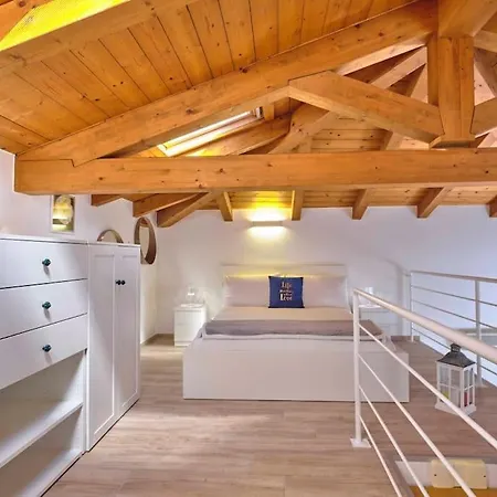 Charming And Stylish Casa Regina דירה
